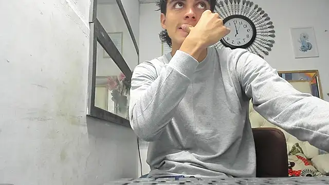 heiker  online show from March 17, 2025, 1:35 am