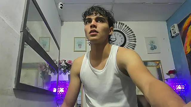 heiker  online show from March 18, 2025, 2:04 am