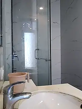 Snapshot of freakydesi chatting on December 15, 2025, 5:12 am freakydesi online show from December 15, 2025, 5:12 am