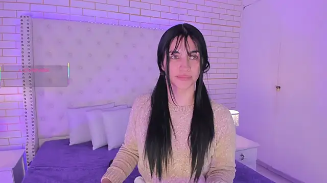 Emilly wilson  online show from October 21, 2025, 1:34 pm