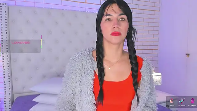 Emilly wilson  online show from October 27, 2025, 1:04 pm