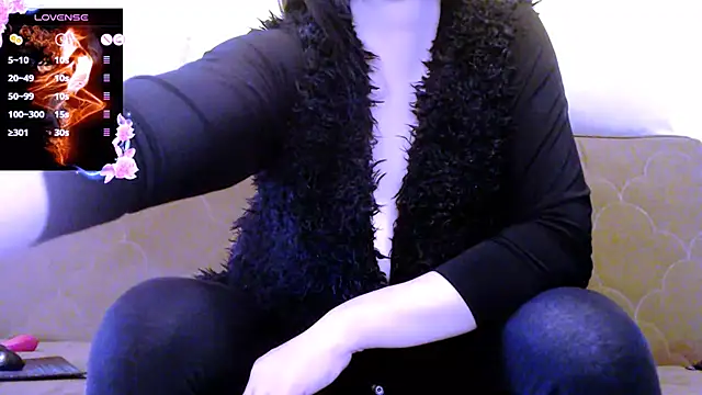 Snapshot of Alina_eve chatting on October 6, 2025, 8:56 am Alina eve online show from October 6, 2025, 8:56 am