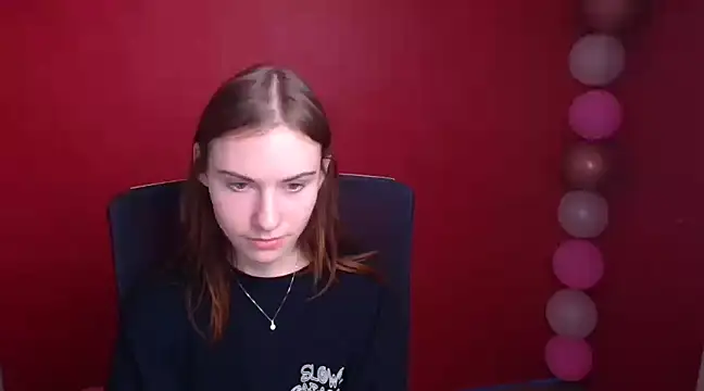 Snapshot of Fiona_Night chatting on March 7, 2025, 12:12 pm Fiona Night online show from March 7, 2025, 12:12 pm