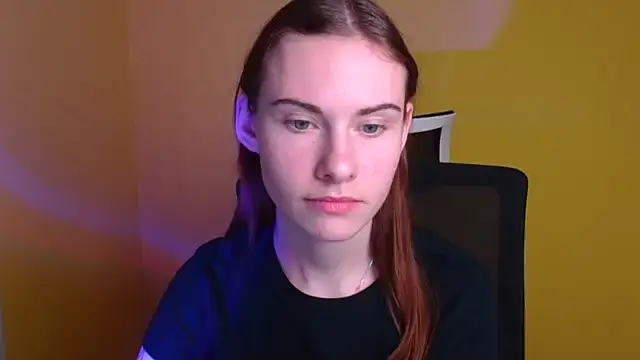 Snapshot of Fiona_Night chatting on March 9, 2025, 12:53 am Fiona Night online show from March 9, 2025, 12:53 am