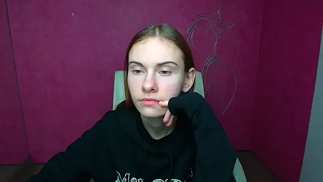 Snapshot of Fiona_Night chatting on March 10, 2025, 5:11 am Fiona Night online show from March 10, 2025, 5:11 am