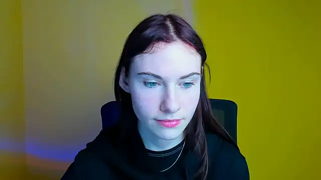 Snapshot of Fiona_Night chatting on March 13, 2025, 6:12 pm Fiona Night online show from March 13, 2025, 6:12 pm