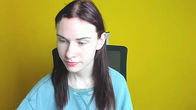 Snapshot of Fiona_Night chatting on March 15, 2025, 12:25 am Fiona Night online show from March 15, 2025, 12:25 am