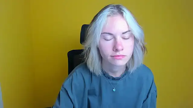 Snapshot of Fiona_Night chatting on September 9, 2025, 5:07 am Fiona Night online show from September 9, 2025, 5:07 am