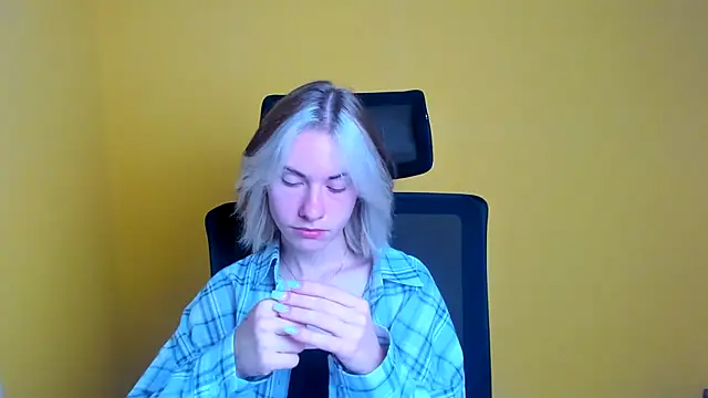 Snapshot of Fiona_Night chatting on September 10, 2025, 5:29 am Fiona Night online show from September 10, 2025, 5:29 am