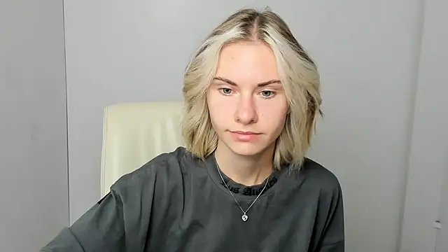 Snapshot of Fiona_Night chatting on September 15, 2025, 5:29 am Fiona Night online show from September 15, 2025, 5:29 am