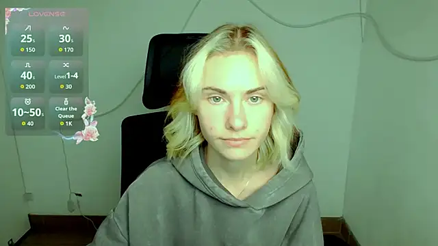 Snapshot of Fiona_Night chatting on October 4, 2025, 11:08 am Fiona Night online show from October 4, 2025, 11:08 am