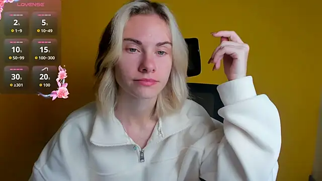 Snapshot of Fiona_Night chatting on October 11, 2025, 5:17 am Fiona Night online show from October 11, 2025, 5:17 am