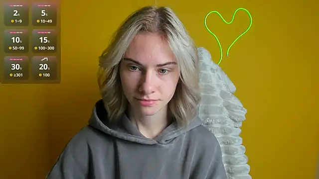 Snapshot of Fiona_Night chatting on October 27, 2025, 6:06 am Fiona Night online show from October 27, 2025, 6:06 am