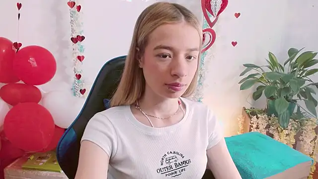 hannah 026 online show from September 26, 2025, 11:58 am