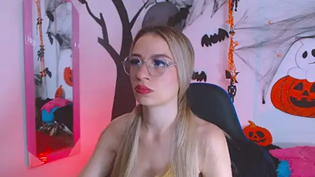 hannah 026 online show from October 28, 2025, 10:41 am