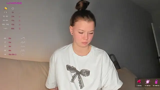 dinky  emily online show from October 25, 2025, 8:14 pm