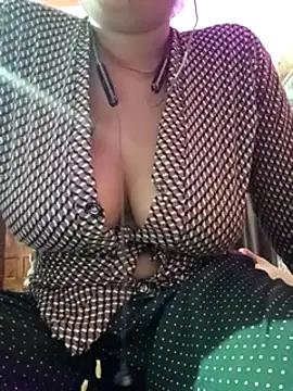 Snapshot of Beautiful_Puja chatting on March 17, 2025, 4:54 pm Beautiful Puja online show from March 17, 2025, 4:54 pm