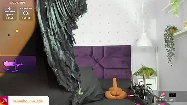 Hanaahquinn online show from October 31, 2025, 11:55 am