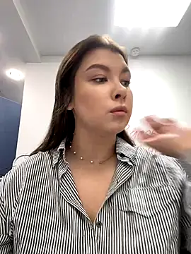 Snapshot of HannaJohnson chatting on December 19, 2025, 6:20 am HannaJohnson online show from December 19, 2025, 6:20 am