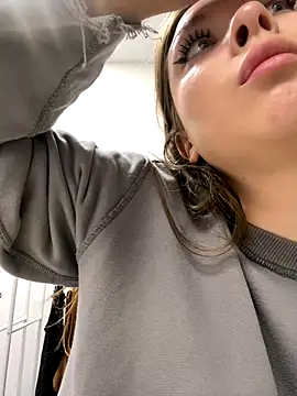 Snapshot of HannaJohnson chatting on December 20, 2025, 6:42 am HannaJohnson online show from December 20, 2025, 6:42 am