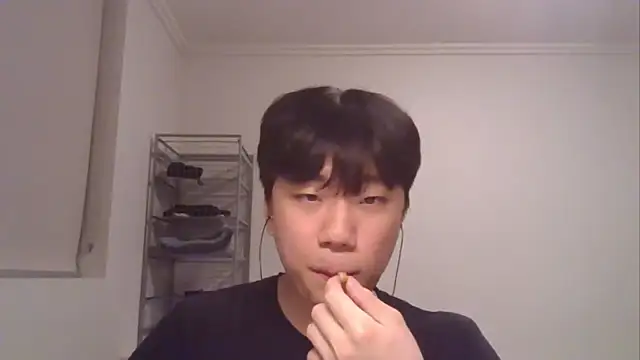 sdamvo2 online show from March 7, 2025, 1:29 pm