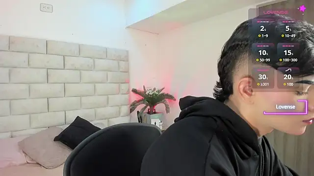 Snapshot of Dylan_Turnerr chatting on March 11, 2025, 4:43 am Dylan Turnerr online show from March 11, 2025, 4:43 am