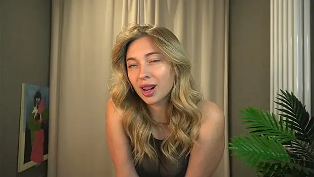 Snapshot of christie_luv chatting on September 9, 2025, 9:14 pm christie luv online show from September 9, 2025, 9:14 pm