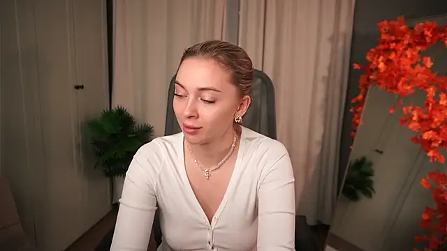 Snapshot of christie_luv chatting on November 14, 2025, 2:27 pm christie luv online show from November 14, 2025, 2:27 pm