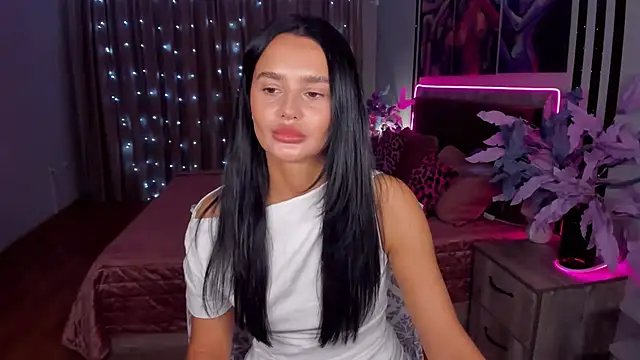 DanaSincere online show from November 25, 2025, 4:01 am