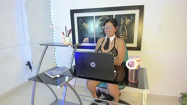 emilyy cooperr online show from September 11, 2025, 12:27 pm