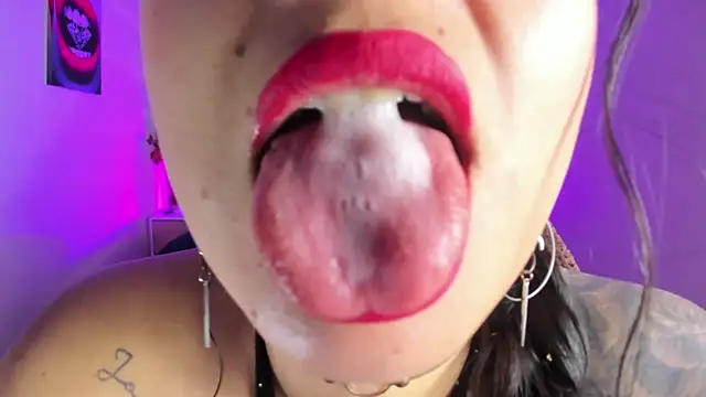 Snapshot of tamara_rouse1 chatting on October 16, 2025, 4:57 am tamara rouse1 online show from October 16, 2025, 4:57 am