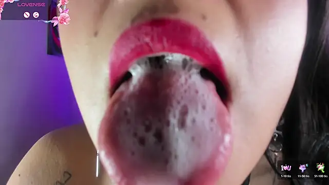 Snapshot of tamara_rouse1 chatting on December 2, 2025, 4:51 am tamara rouse1 online show from December 2, 2025, 4:51 am