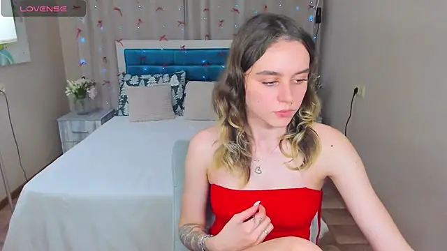 EmelyMason online show from December 2, 2025, 1:50 pm