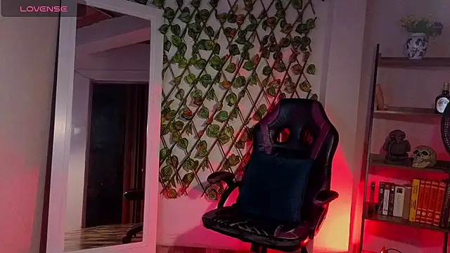 demimoore222 online show from March 8, 2025, 5:07 am