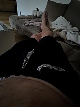 waldik083 online show from November 9, 2025, 7:06 am