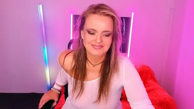 AnielaFox online show from September 16, 2025, 7:31 am