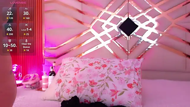 playfulcurvy online show from October 2, 2025, 7:54 pm