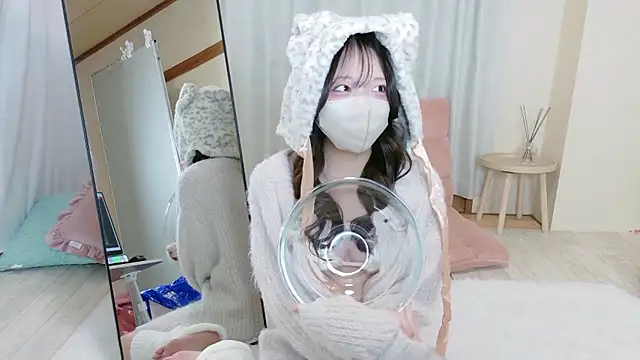 Snapshot of mami-pokoch chatting on October 23, 2025, 12:48 pm mami-pokoch online show from October 23, 2025, 12:48 pm