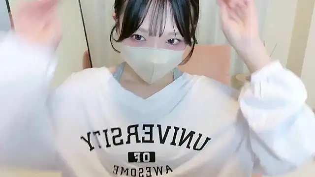 Snapshot of mami-pokoch chatting on November 28, 2025, 9:45 am mami-pokoch online show from November 28, 2025, 9:45 am