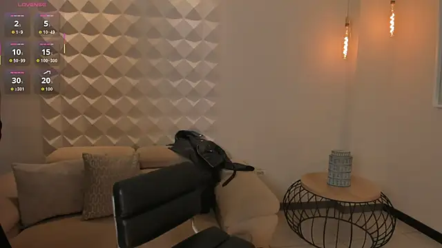 Snapshot of MaddisonCollins chatting on October 13, 2025, 8:09 pm MaddisonCollins online show from October 13, 2025, 8:09 pm