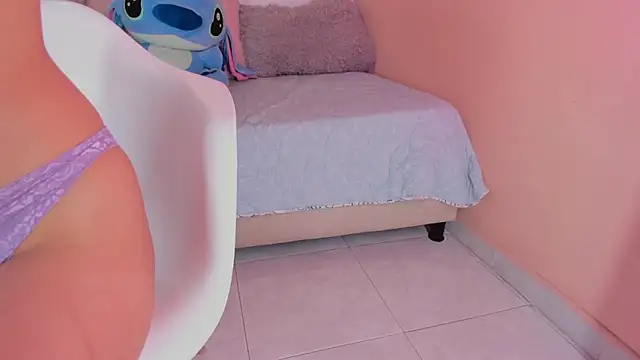 Snapshot of Olivia_pretty_ chatting on March 6, 2025, 12:41 pm Olivia pretty online show from March 6, 2025, 12:41 pm