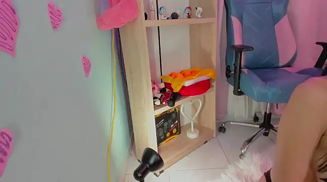 Snapshot of Olivia_pretty_ chatting on March 15, 2025, 7:59 pm Olivia pretty online show from March 15, 2025, 7:59 pm