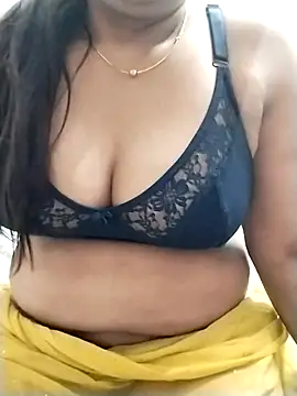 Snapshot of pyasi_bhabhi02 chatting on December 3, 2025, 9:35 pm pyasi bhabhi02 online show from December 3, 2025, 9:35 pm