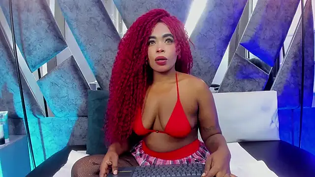 CandyMartinez  online show from November 28, 2025, 7:05 pm