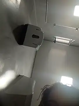 Snapshot of viviksmel chatting on October 8, 2025, 4:26 pm viviksmel online show from October 8, 2025, 4:26 pm