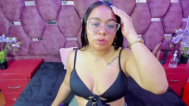  Violeta 18 online show from November 25, 2025, 2:55 am