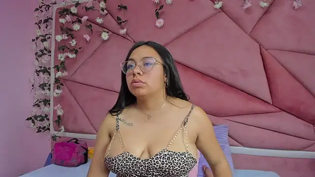  Violeta 18 online show from November 30, 2025, 3:21 am