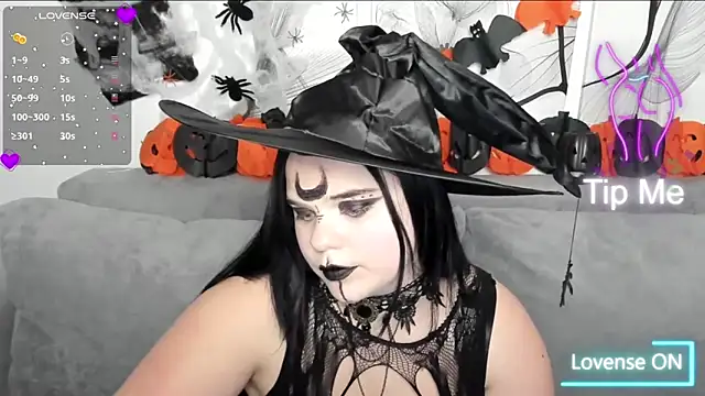 Eliss Shyyo online show from October 31, 2025, 3:46 pm