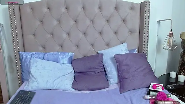 Snapshot of scarlettbooty chatting on March 11, 2025, 6:32 am scarlettbooty online show from March 11, 2025, 6:32 am