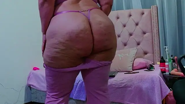 Snapshot of scarlettbooty chatting on September 19, 2025, 1:40 am scarlettbooty online show from September 19, 2025, 1:40 am